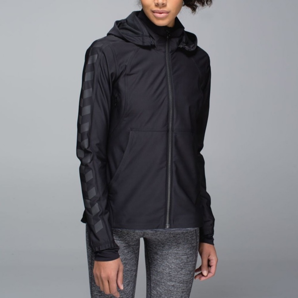 NWT Lulu Lemon Feelin Frosty jacket size 4